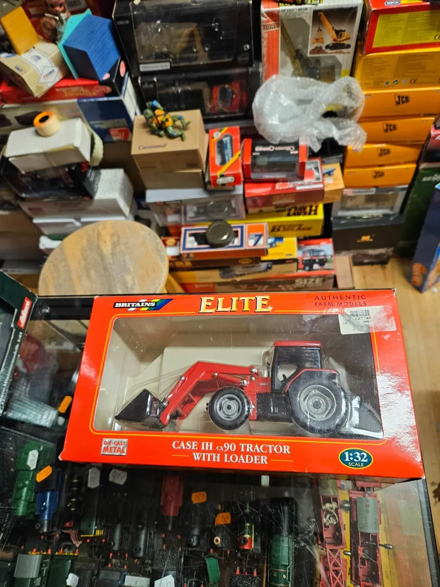 Britain's Case Tractor with Loader - Image 2