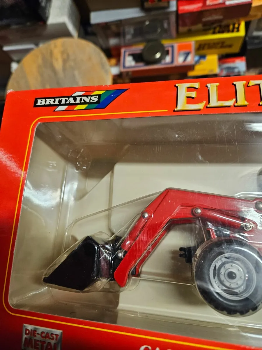 Britain's Case Tractor with Loader - Image 3