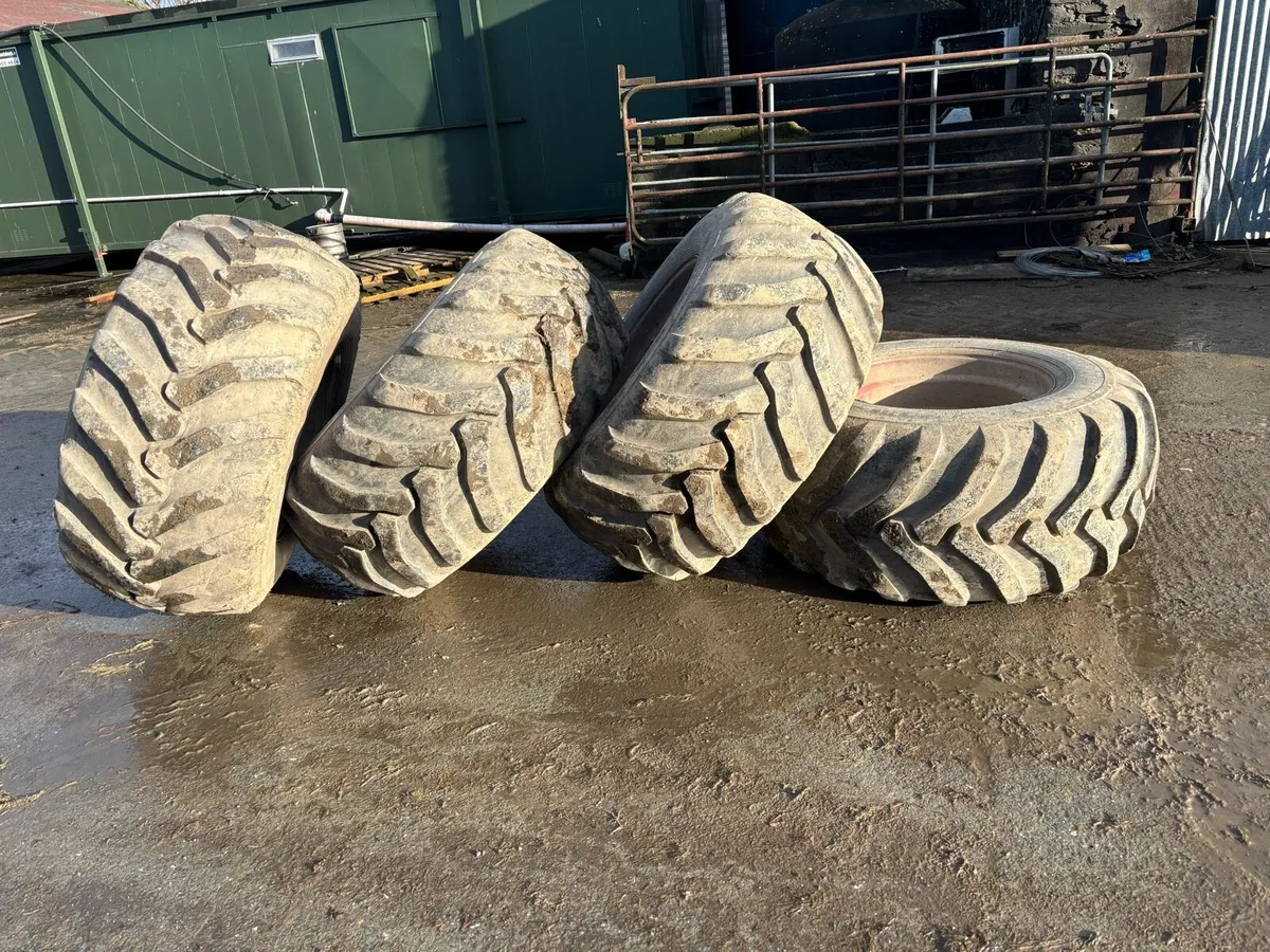 Wide low pressure wheels - Image 1