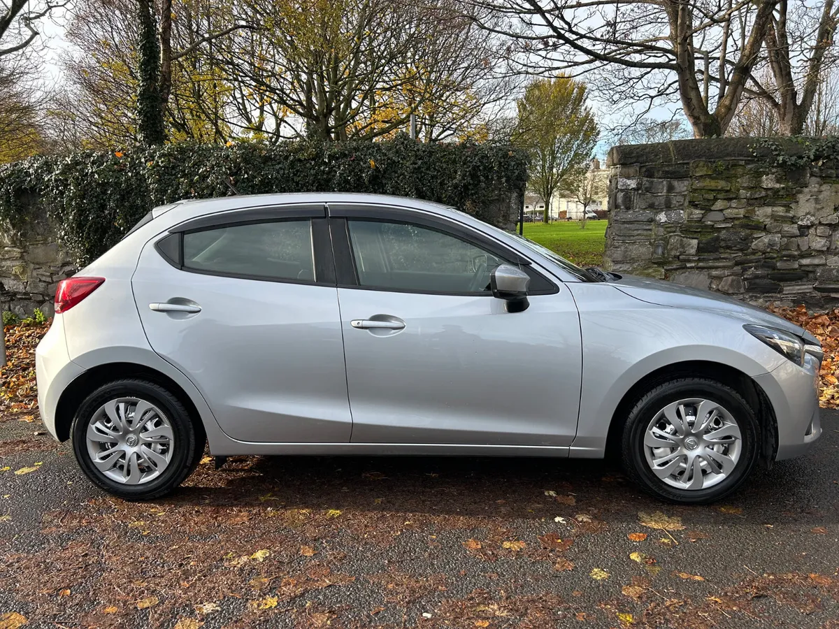 2017 MAZDA DEMIO AUTOMATIC TAX JUNE 2026 - Image 4