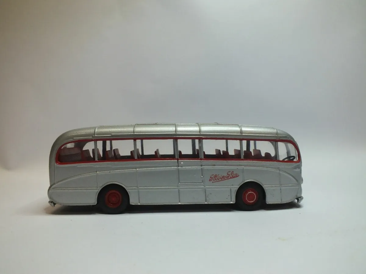 Model Bus - Image 1
