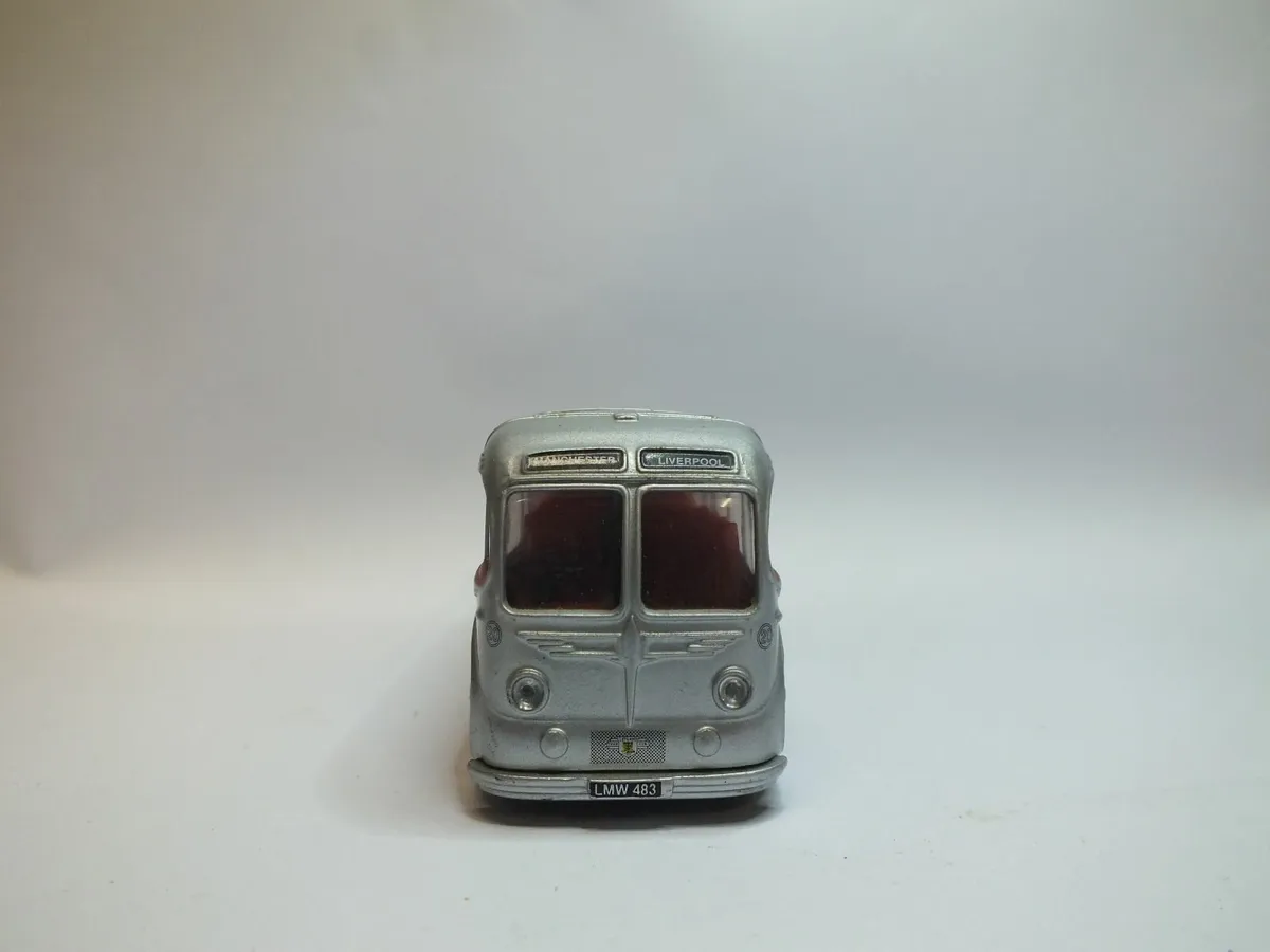 Model Bus - Image 2
