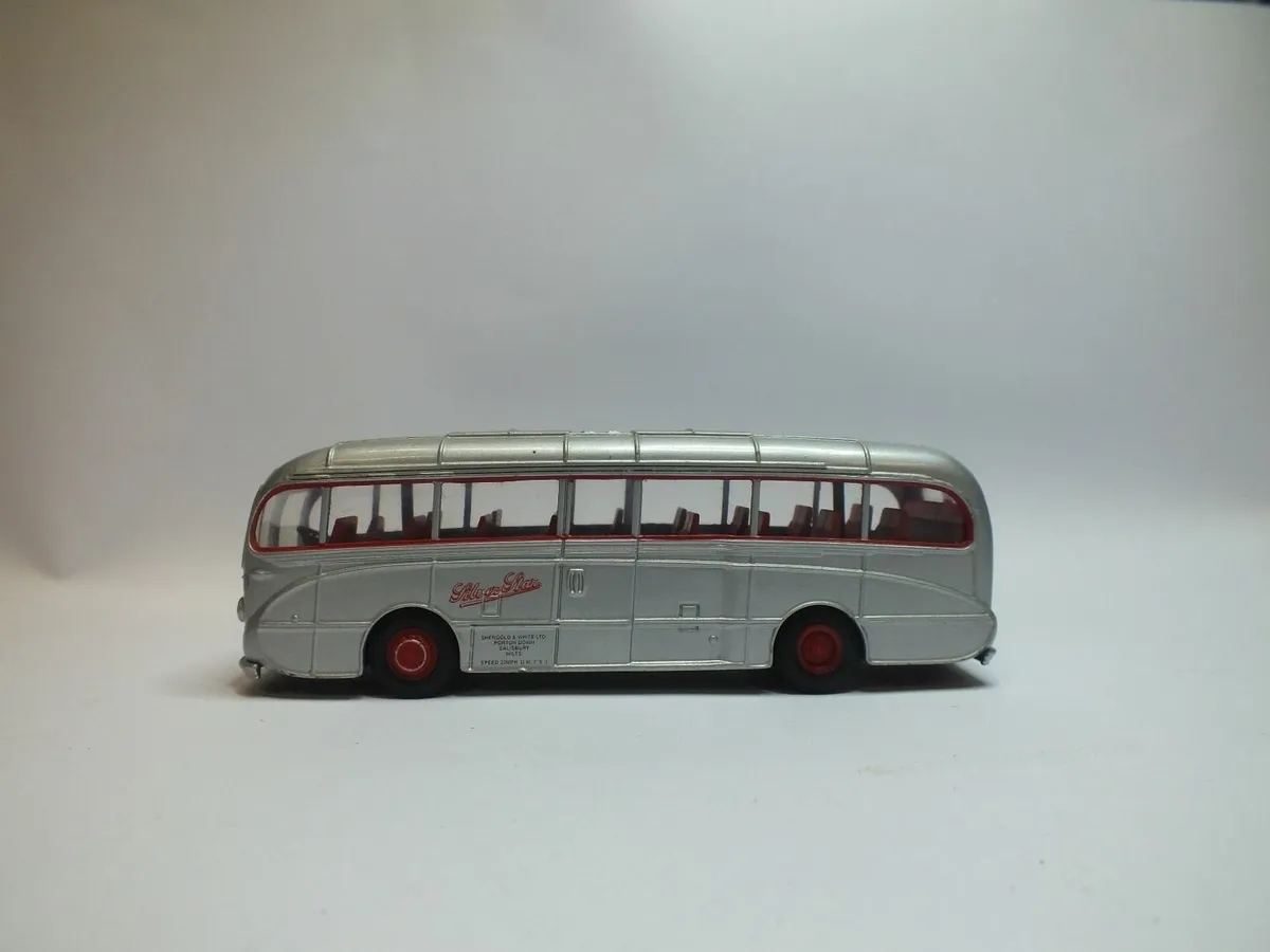 Model Bus - Image 3