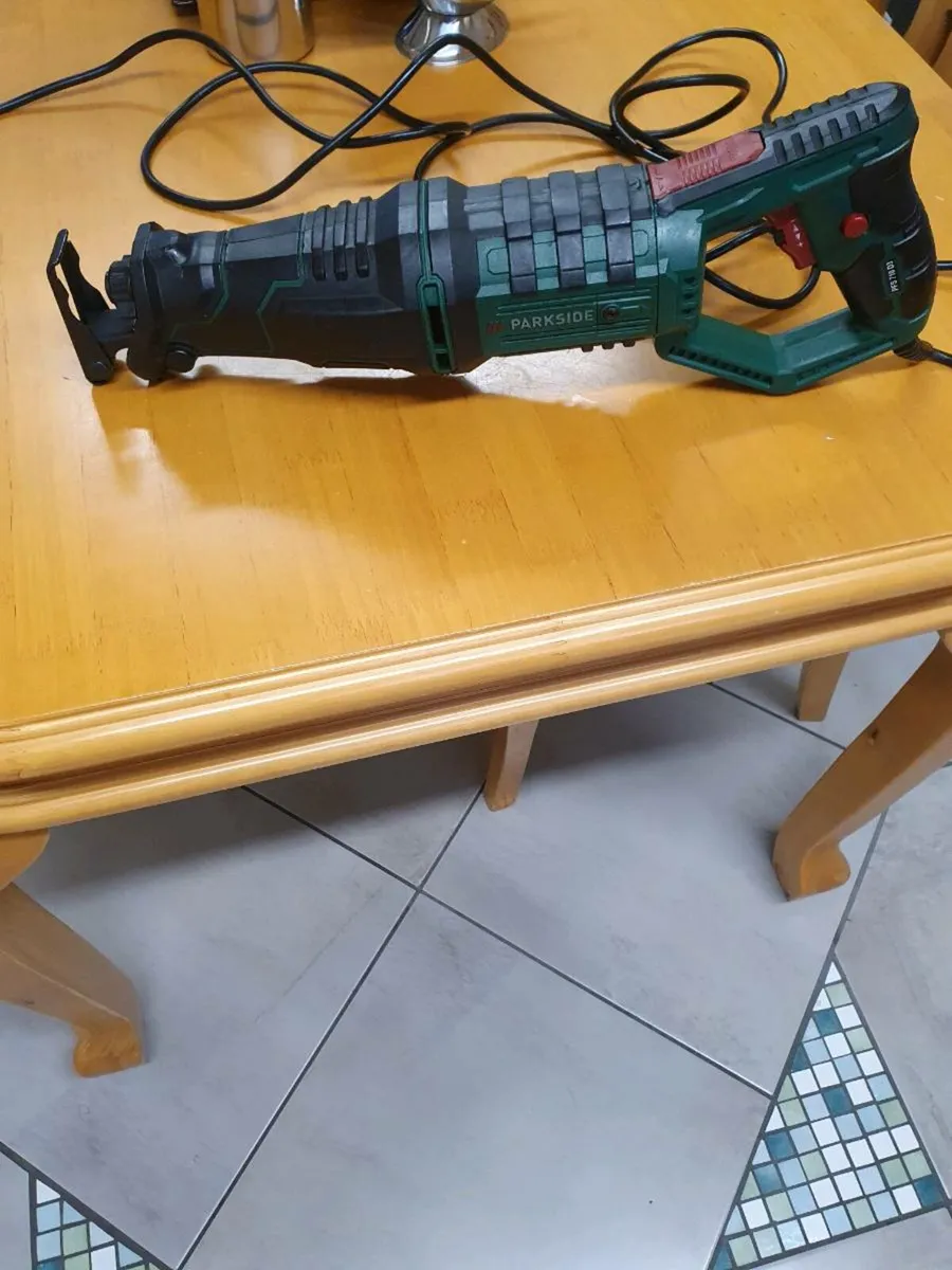 Parkside electric reciprocating saw - Image 2