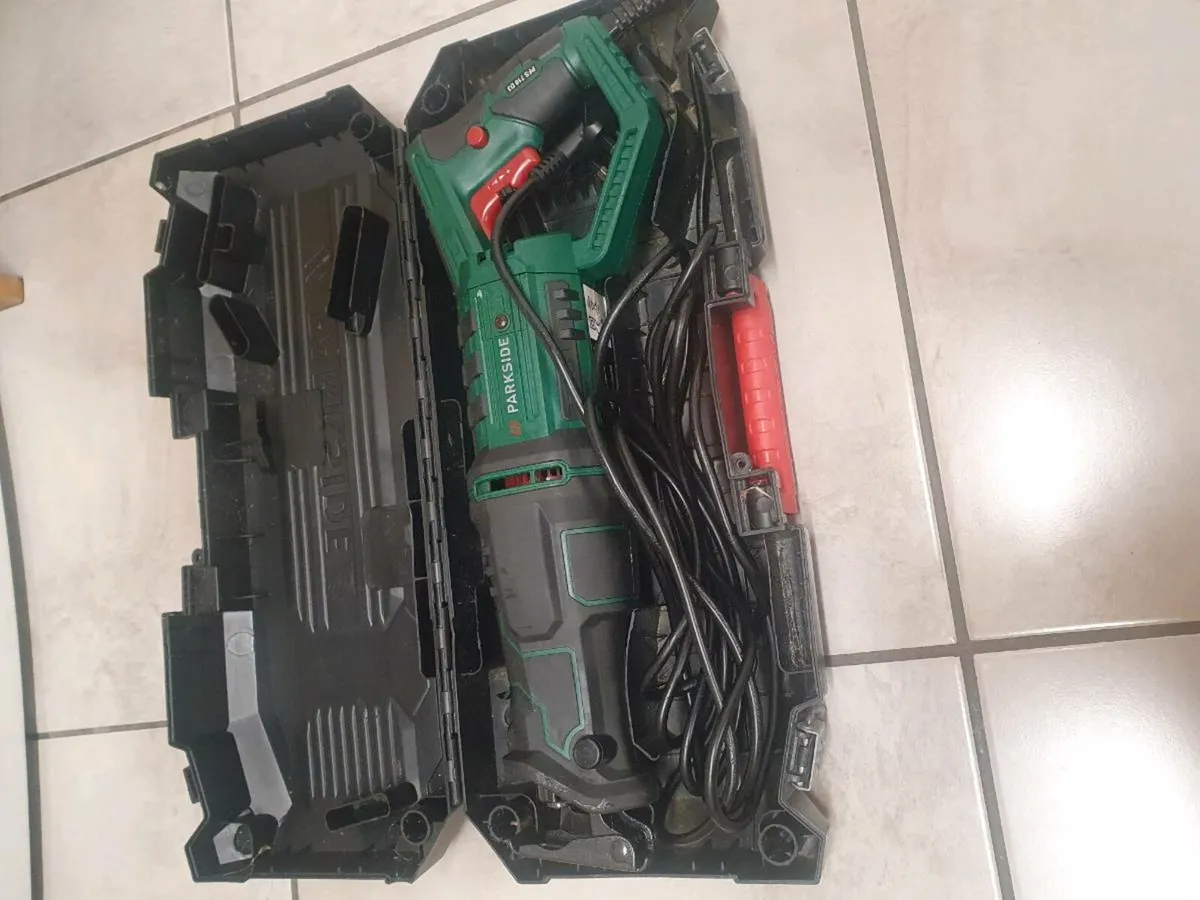 Parkside electric reciprocating saw - Image 1