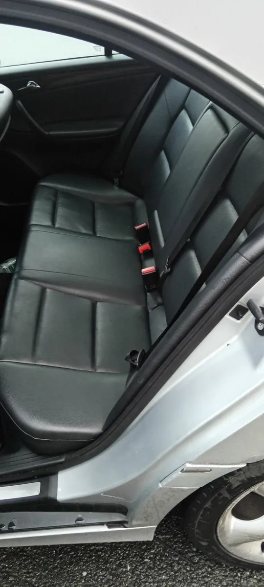 Mercedes-Benz C-Class 2007 - Image 3
