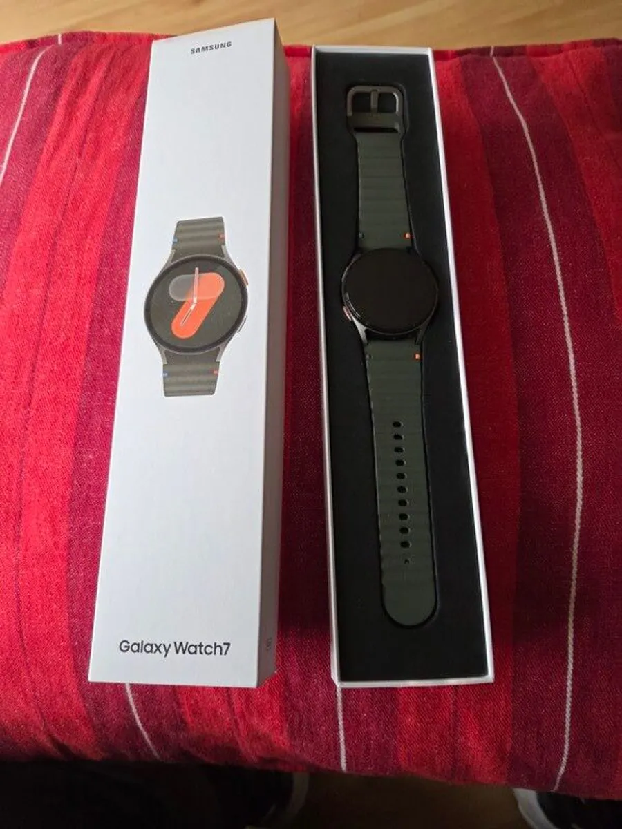 Samsung Galaxy 7 Smartwatch 40mm - Image 1