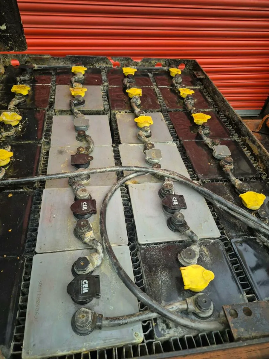 Toyota forklift - Image 4