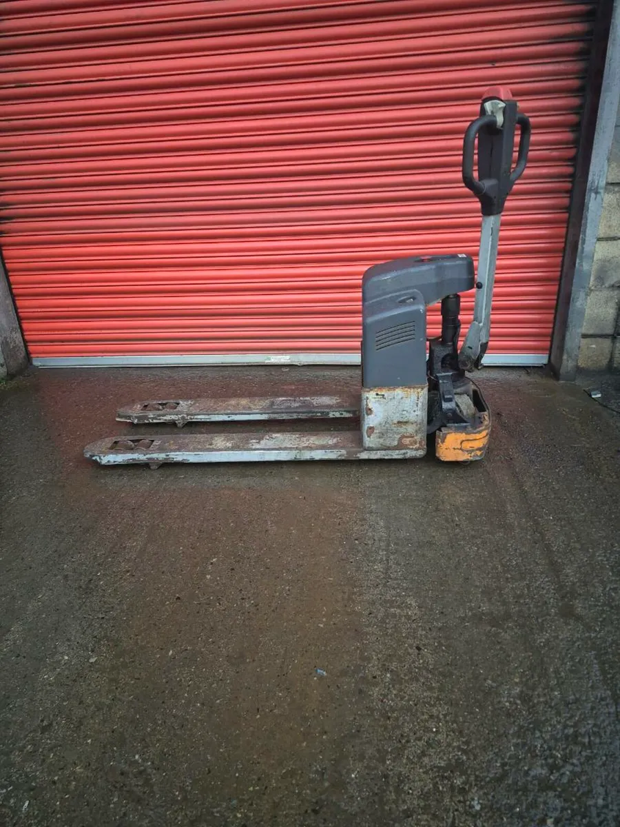 Pallet truck electric - Image 1