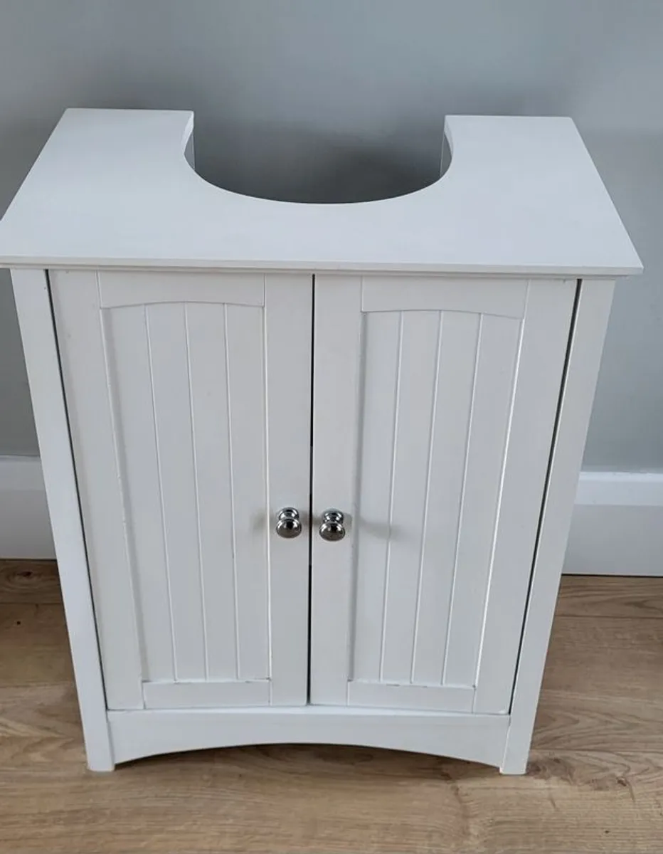 Under sink cabinet - Image 1