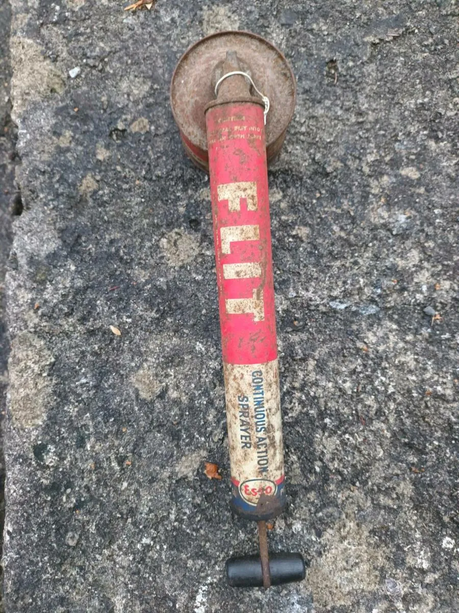 Esso Flit Sprayer - Image 2