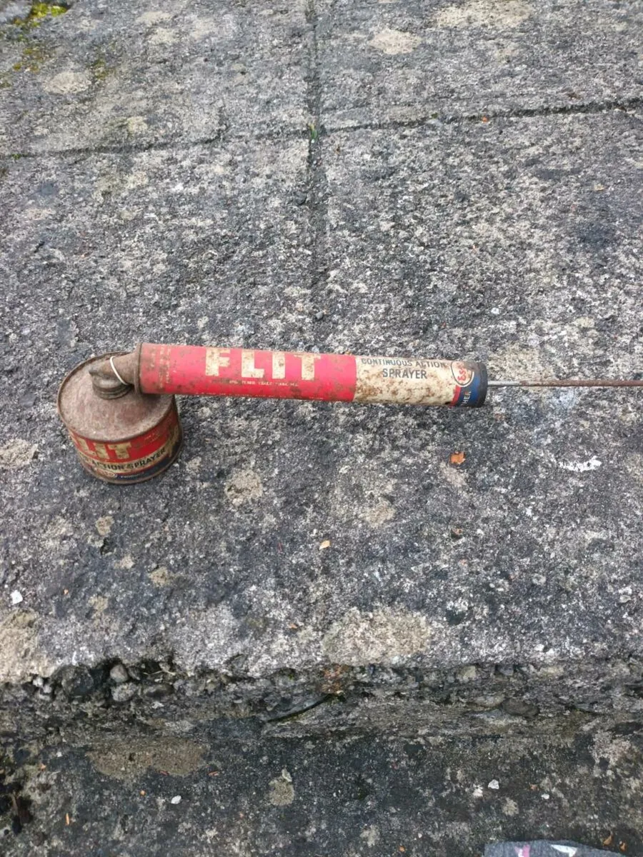 Esso Flit Sprayer - Image 3