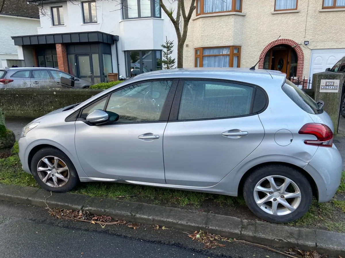 Peugeot 208 2016 - Image 2