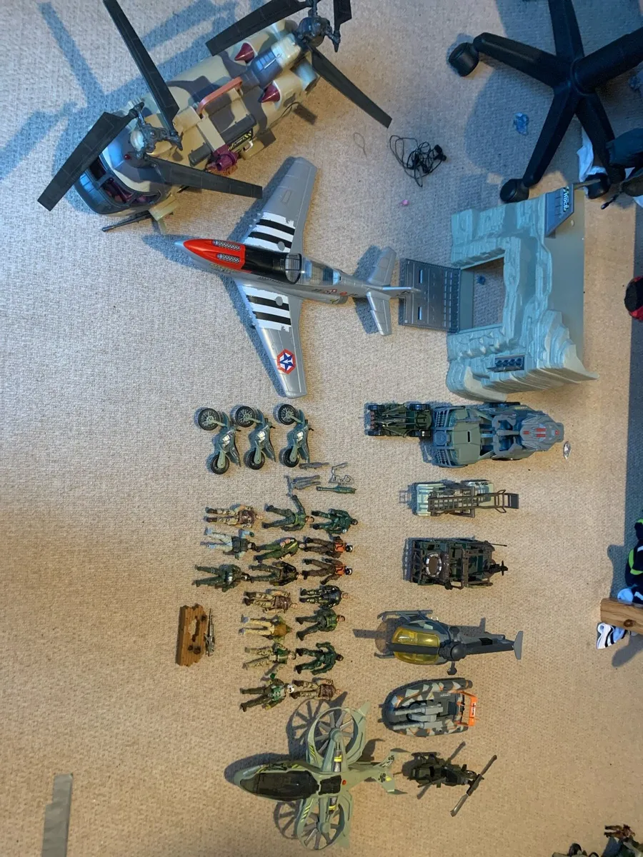 Army toys - Image 1