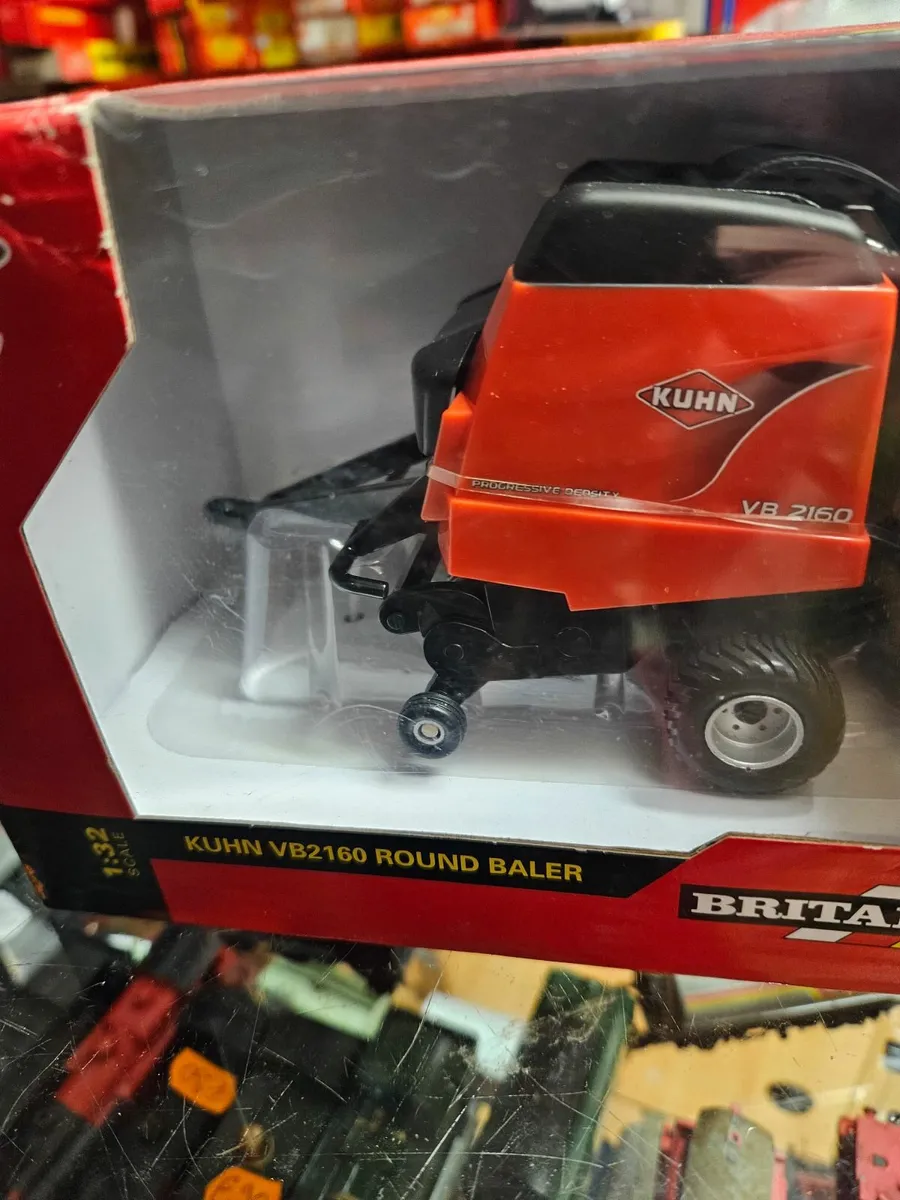 Britain's Kuhn Round Baler - Image 3