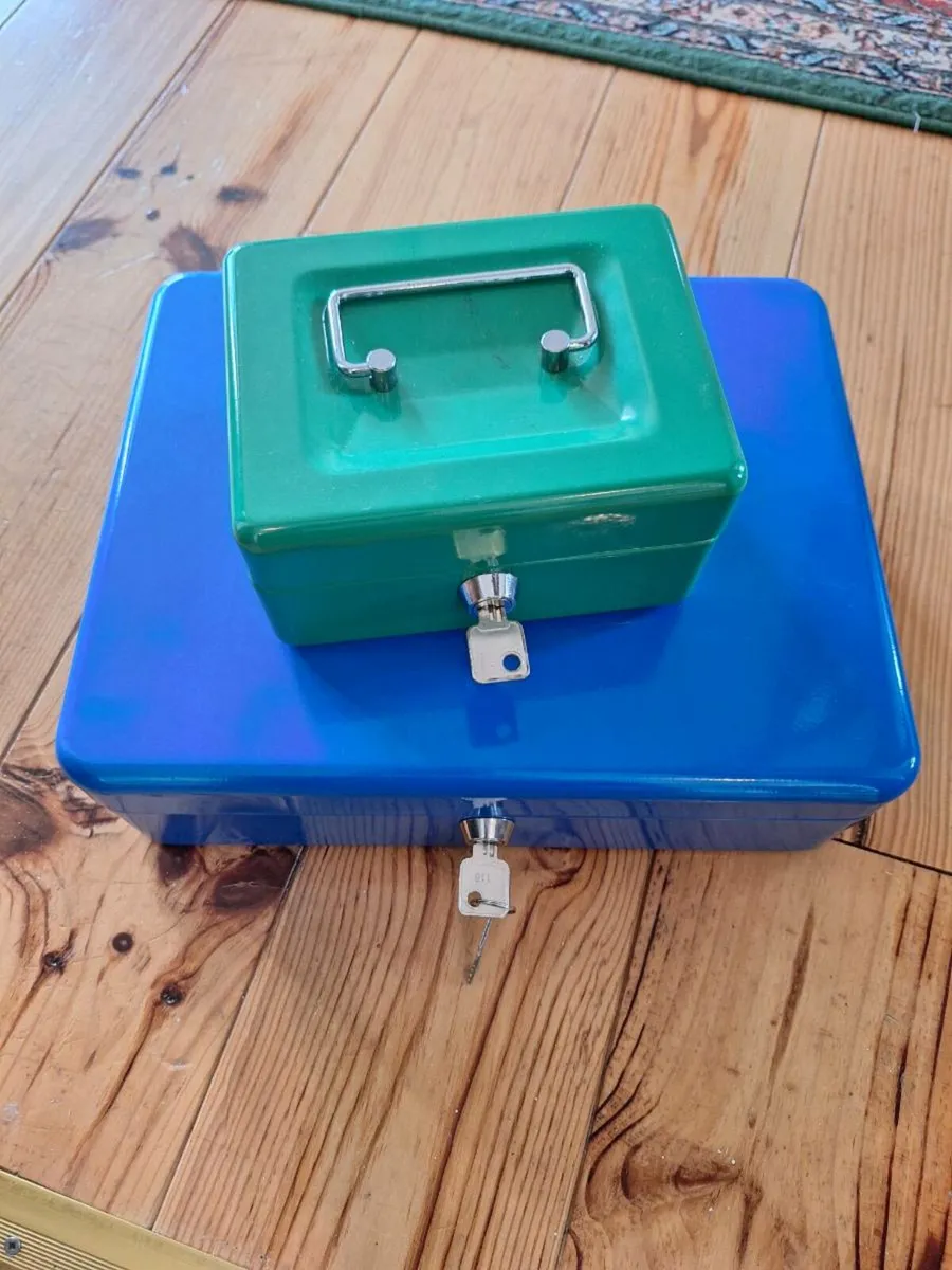 2 Cash boxes (with keys) 
No Postage - collection - Image 1