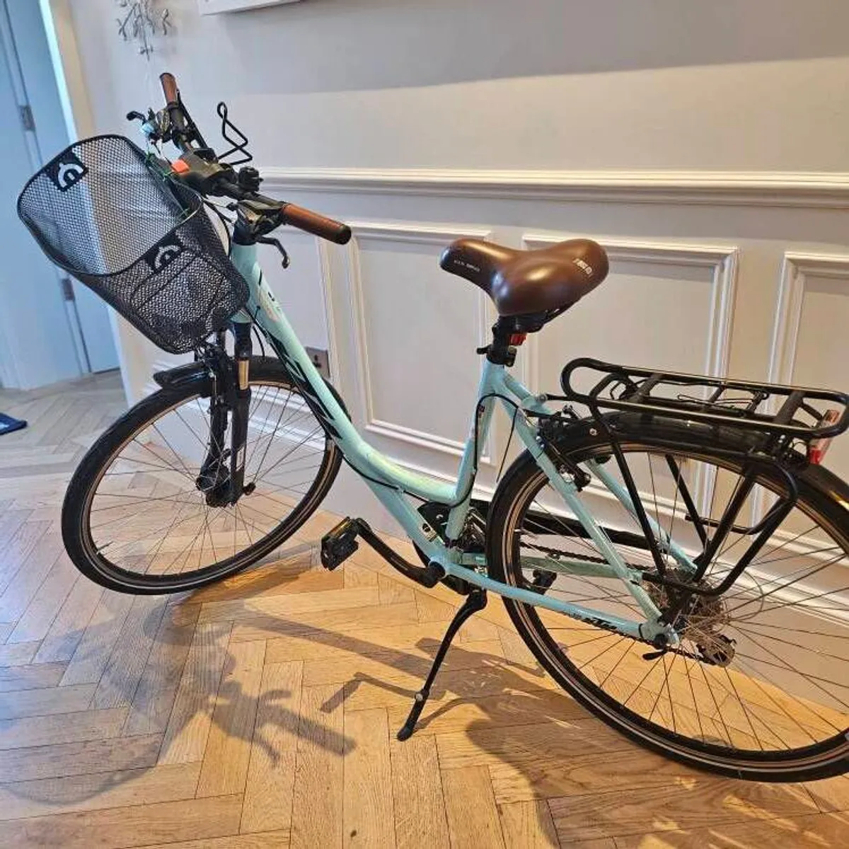 Touring Hybrid bike - Image 1
