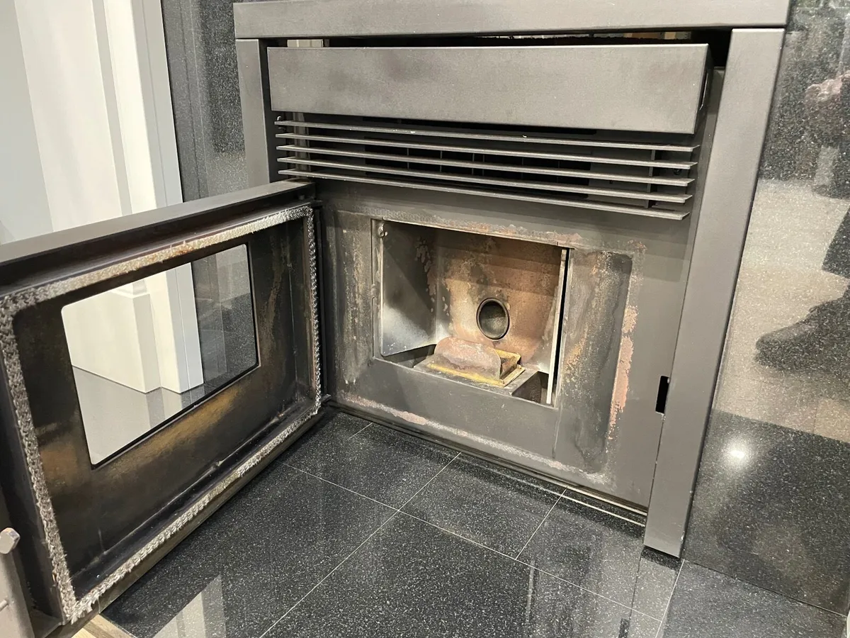 Ex-display Lima 7 Insert Pellet Stove - Image 4