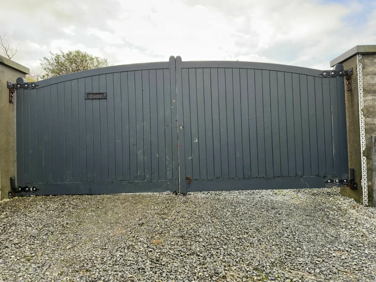 Hardwood gates - Image 1