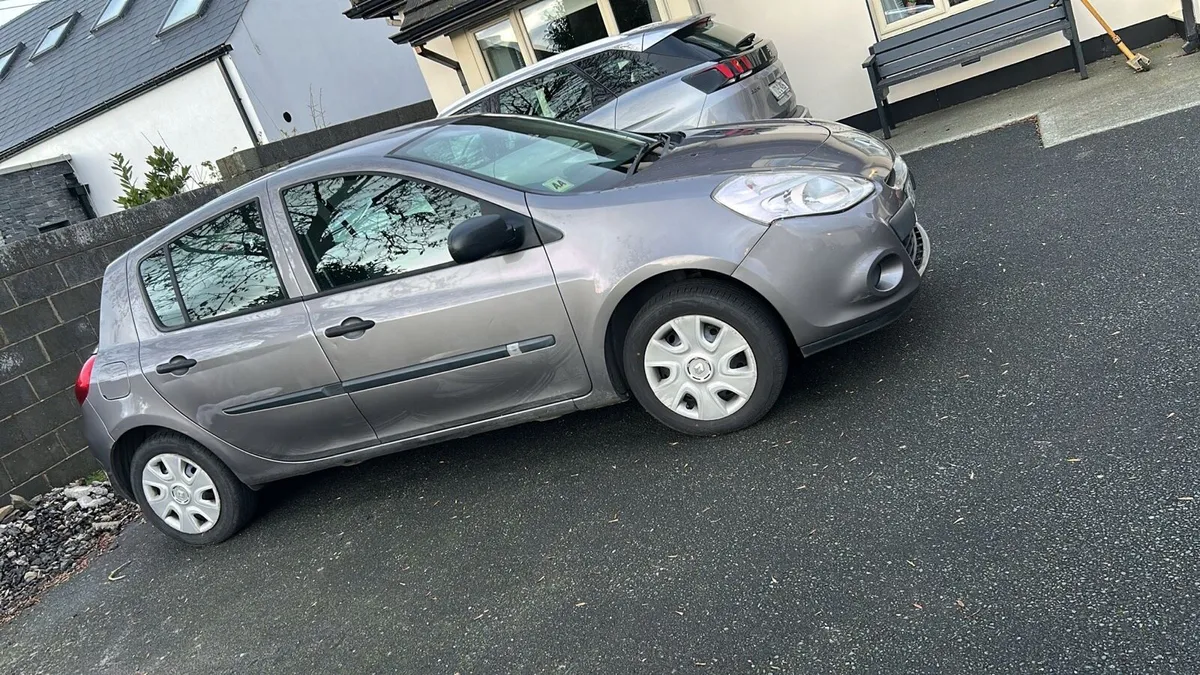 2012 Renault Clio - Image 1