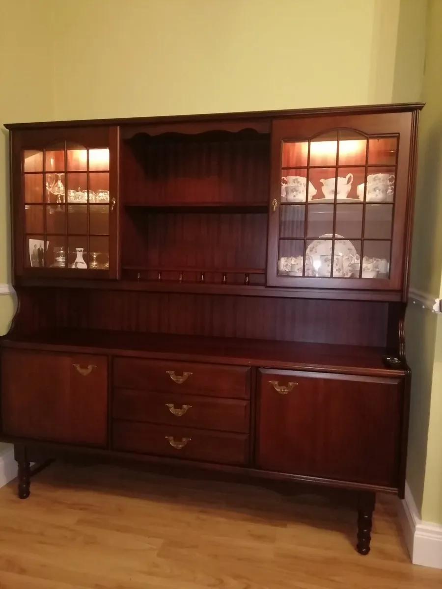 Rossmore Mahogany display cabinet