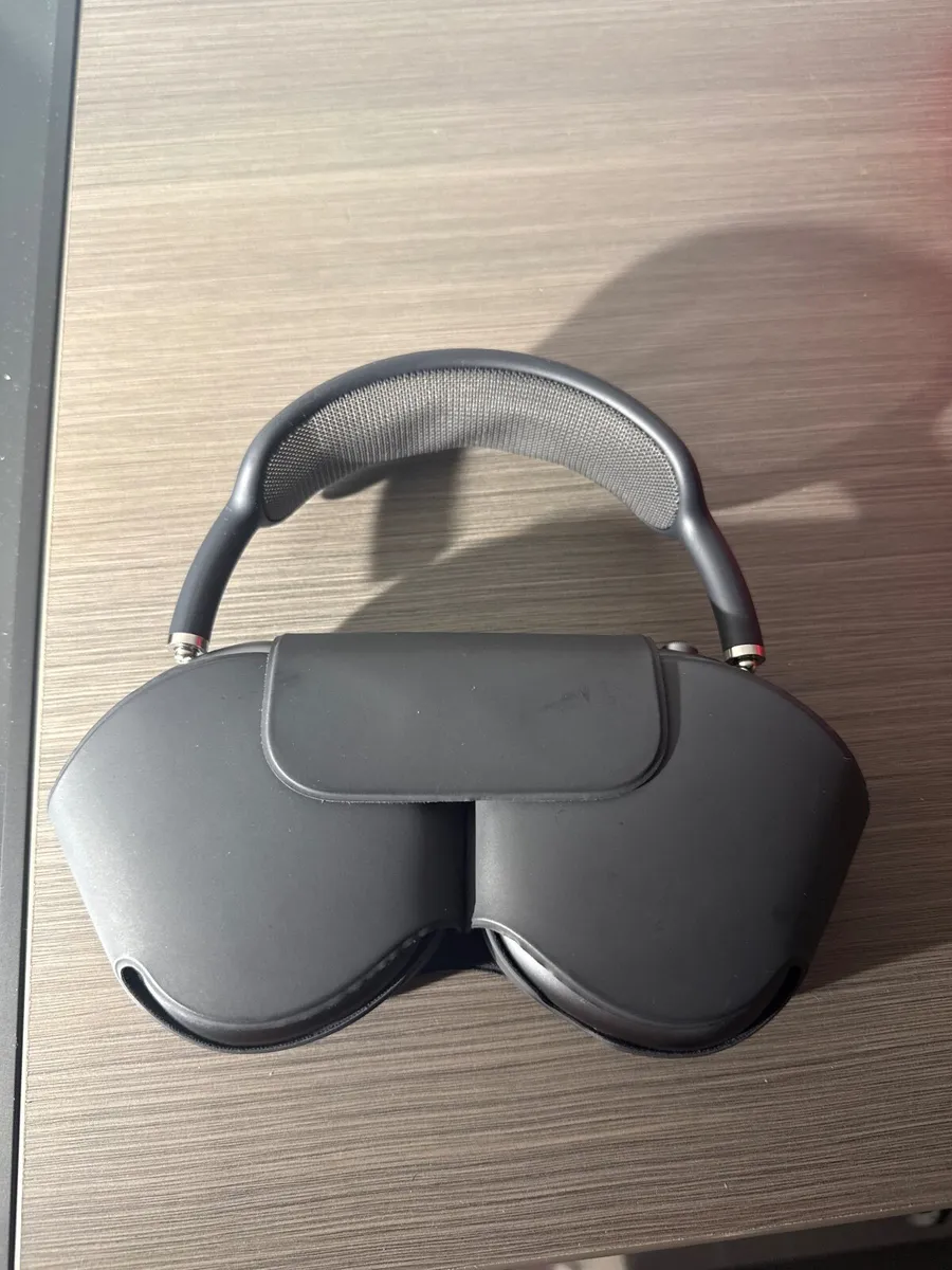AirPods Pro Max - Image 1