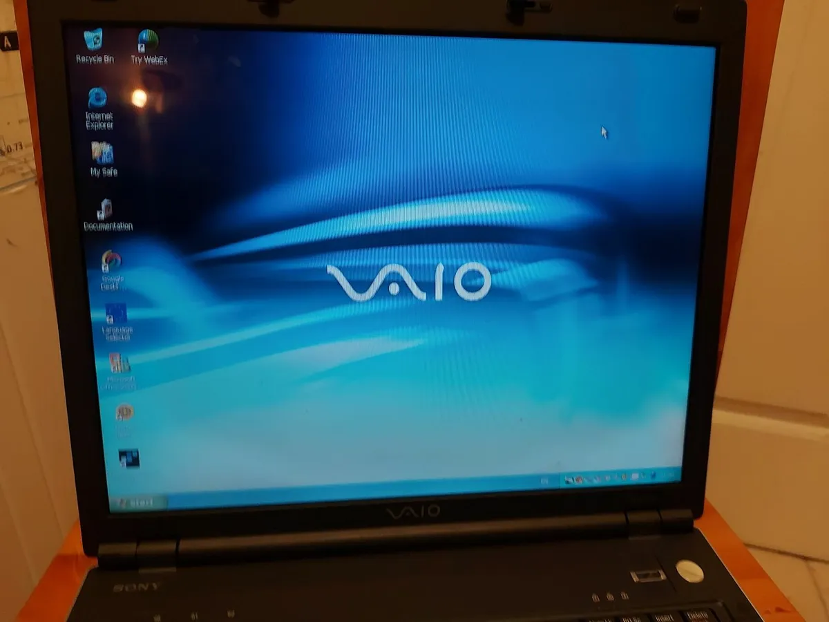 Rare Vintage Sony Laptop, Model PCG-9W4M, Win XP - Image 2