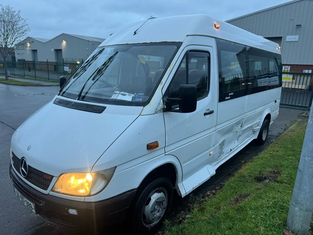 2006 Mercedes Sprinter Mini Bus DOE 05/26 - Image 1