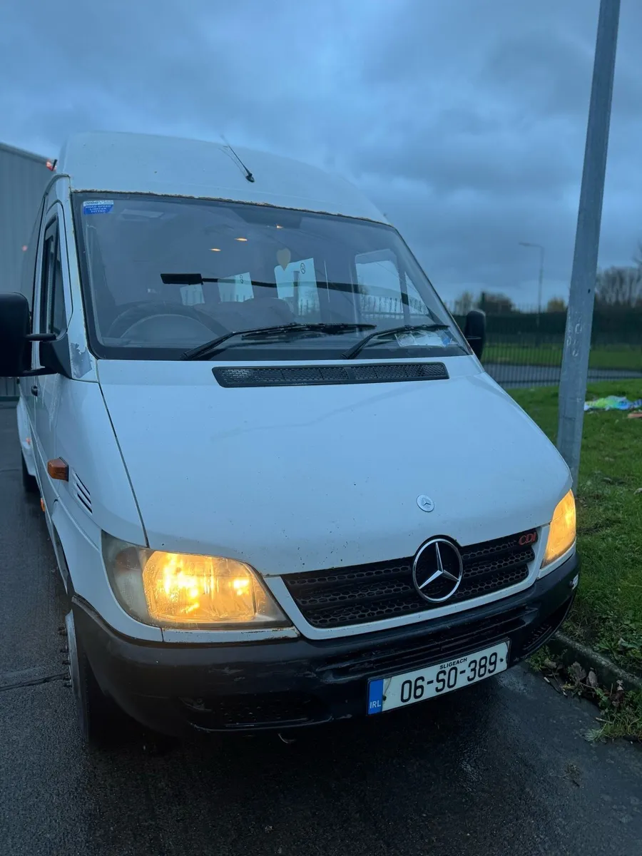 2006 Mercedes Sprinter Mini Bus DOE 05/26 - Image 2
