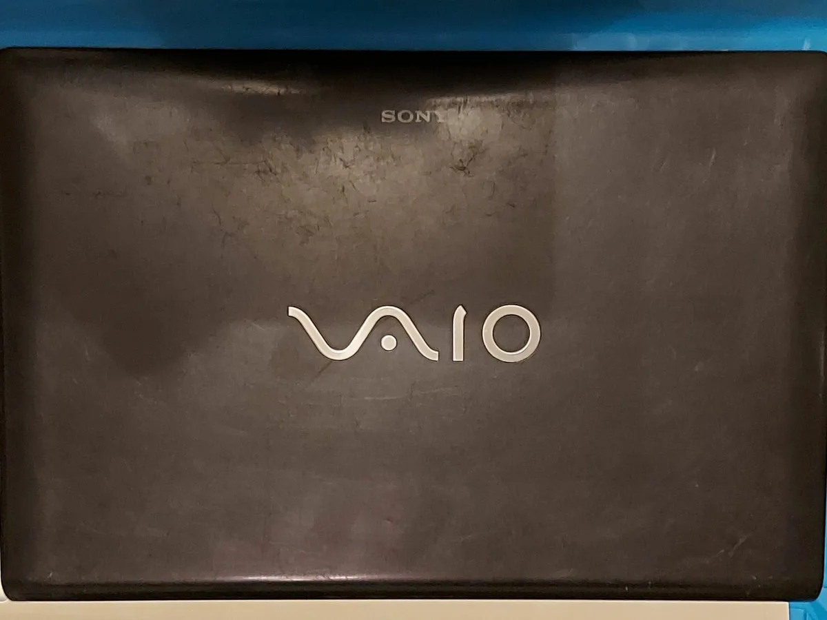 Sony Vaio Laptop, PCG-61511M, XP, 8GB Ram, - Image 3