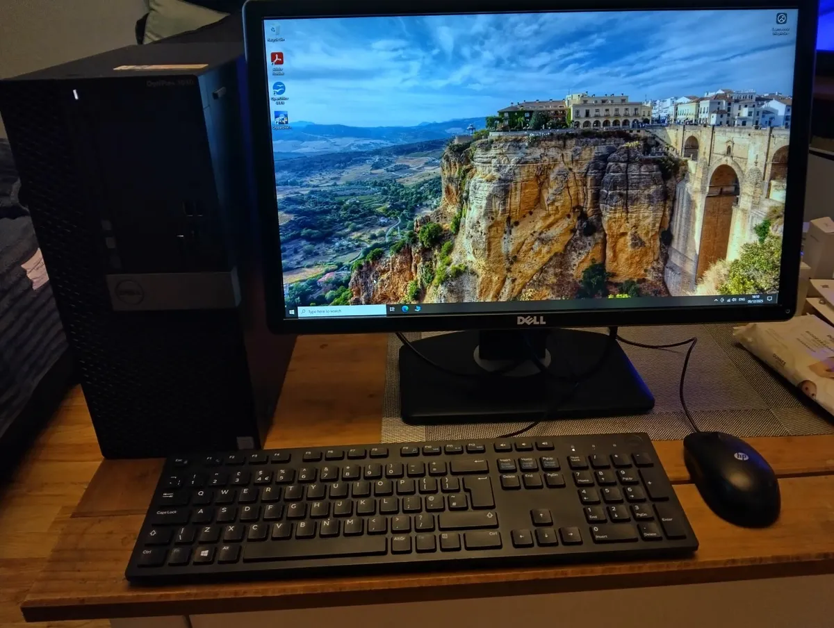 Dell Optiplex 3040 MT Full PC System - Image 1