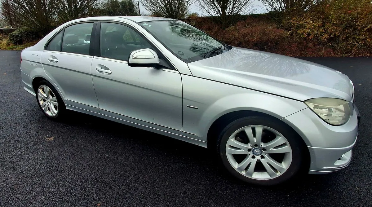 2009 Mercedes c180 petrol - Image 1