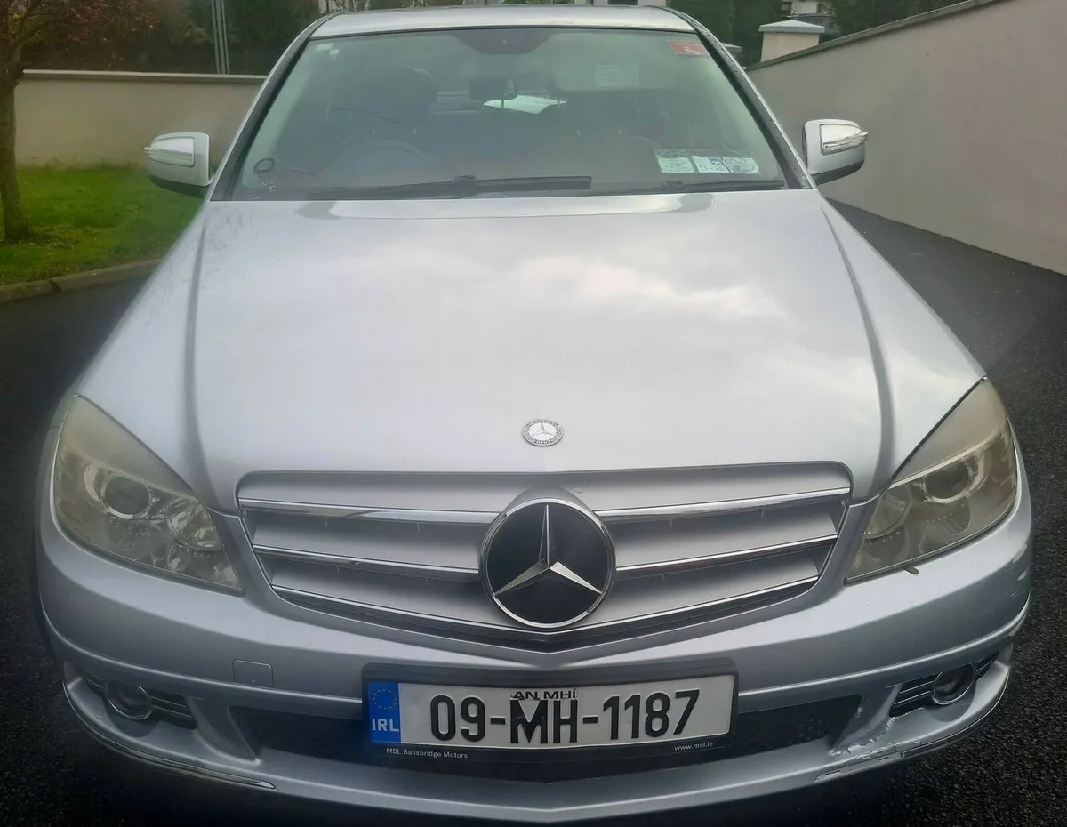 2009 Mercedes c180 petrol - Image 2
