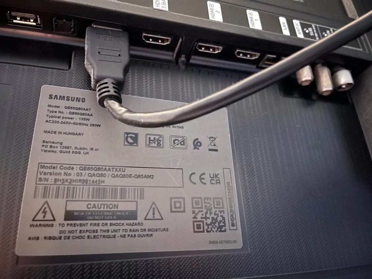 Samsung 65” QLED Q80 TV - Image 2