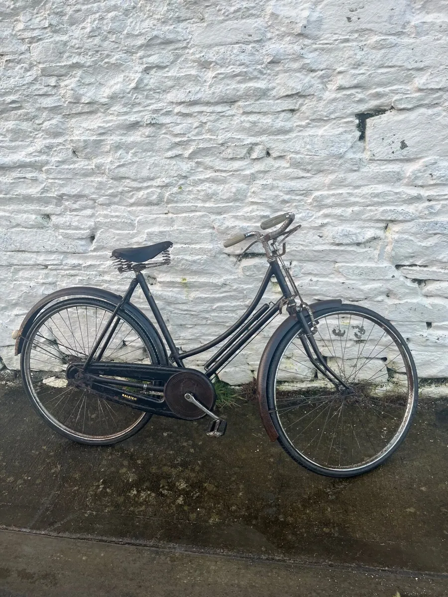 Vintage Raleigh ladies bicycle - Image 1