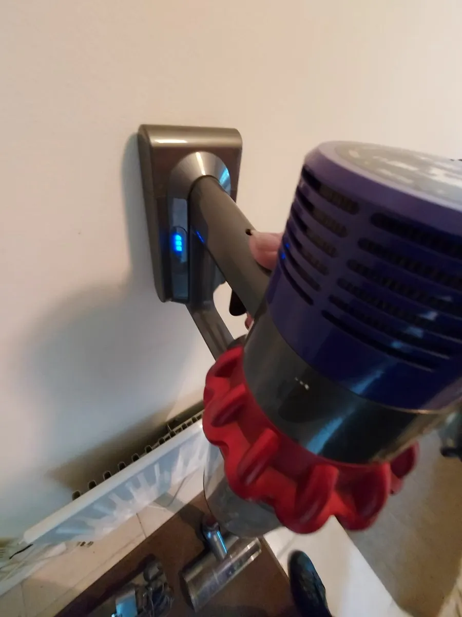 DYSON Cyclone V 10 total clean Vacuum Cleaner - Image 2