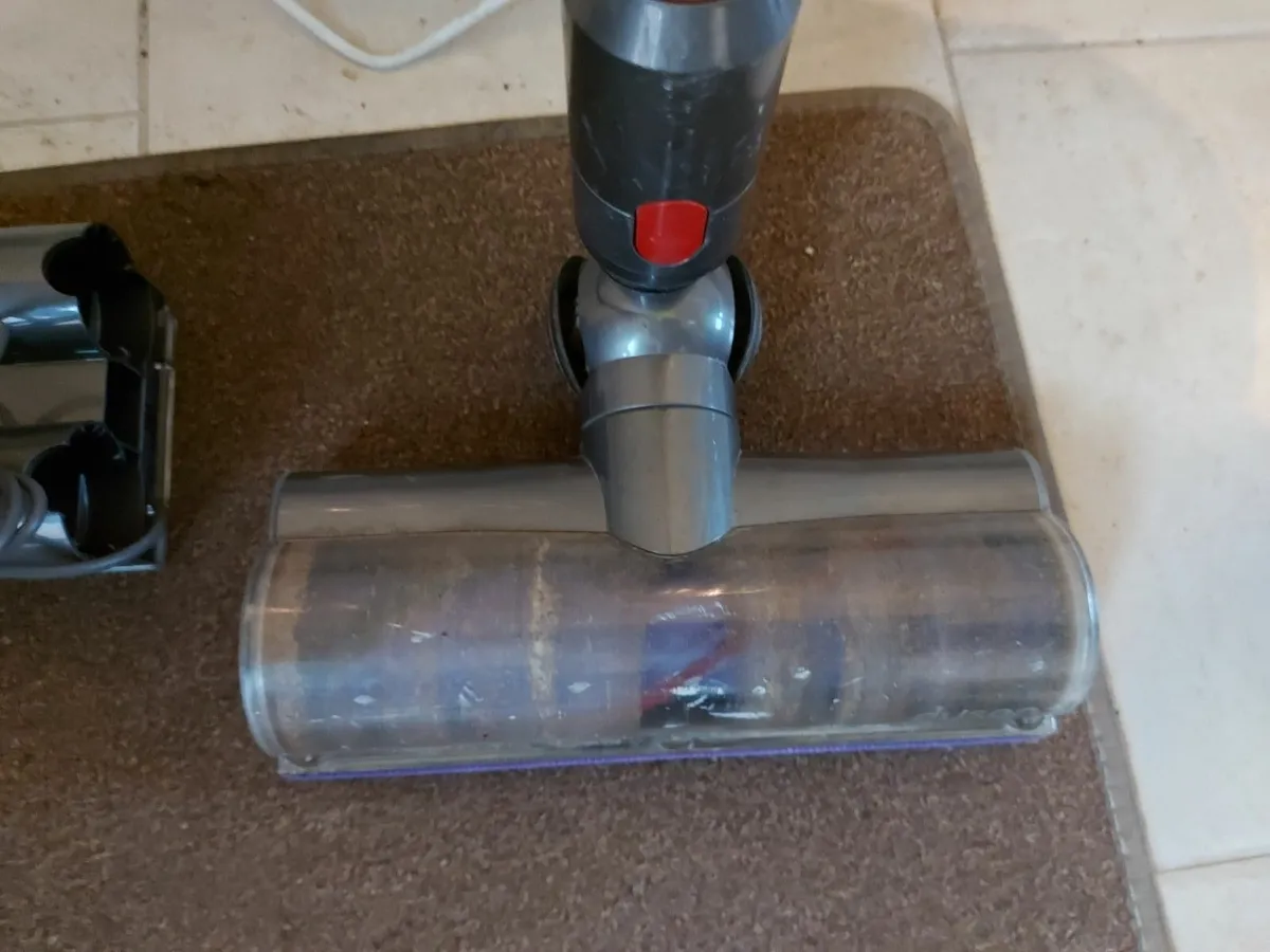 DYSON Cyclone V 10 total clean Vacuum Cleaner - Image 3