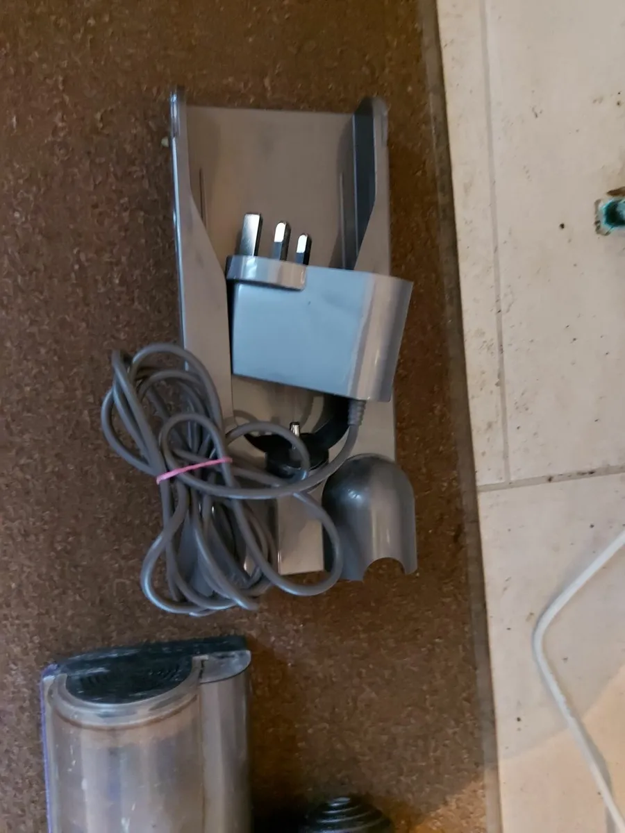 DYSON Cyclone V 10 total clean Vacuum Cleaner - Image 4