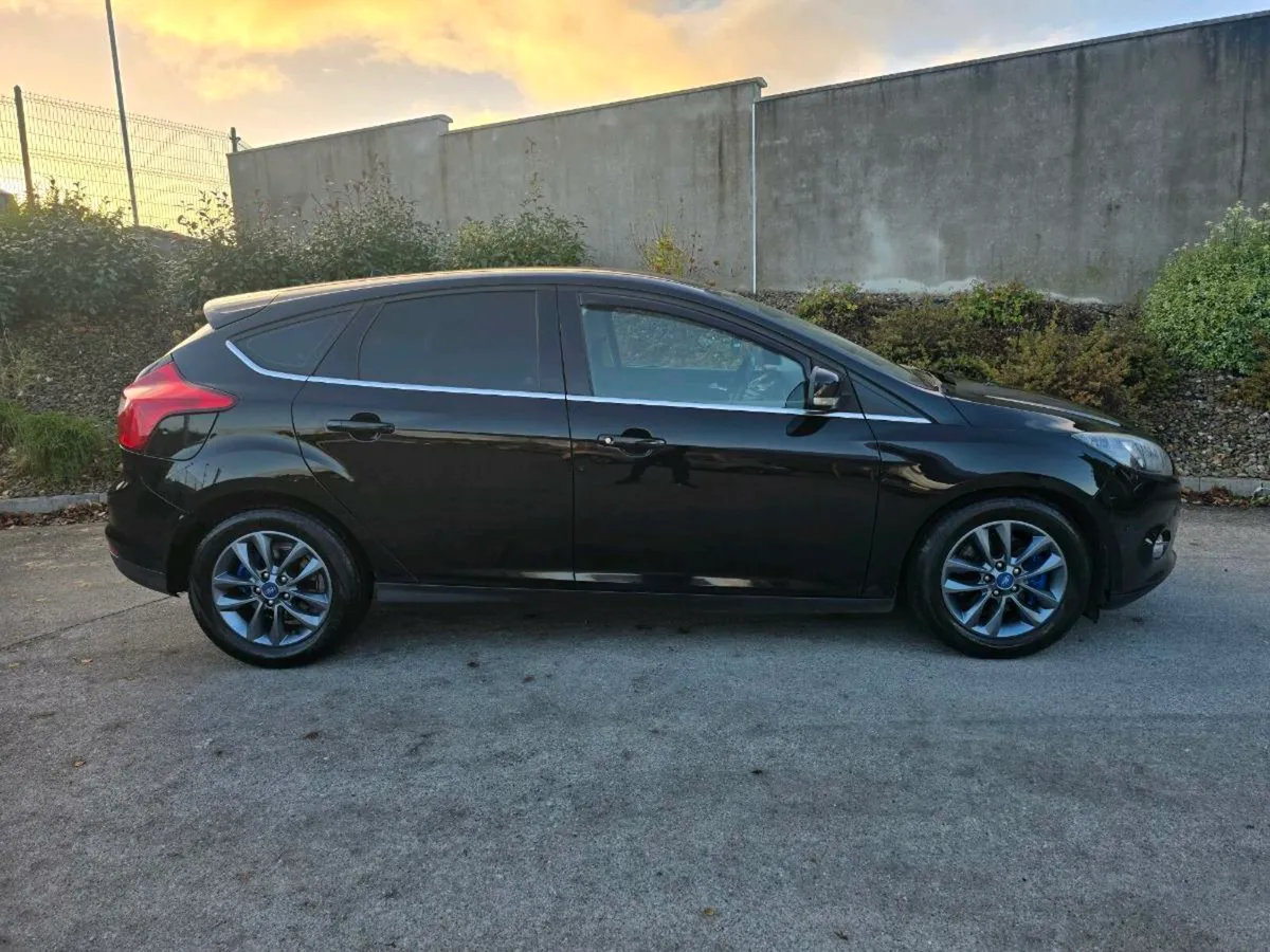 12 Ford Focus Titanium 1.6 petrol Nctd - Image 3