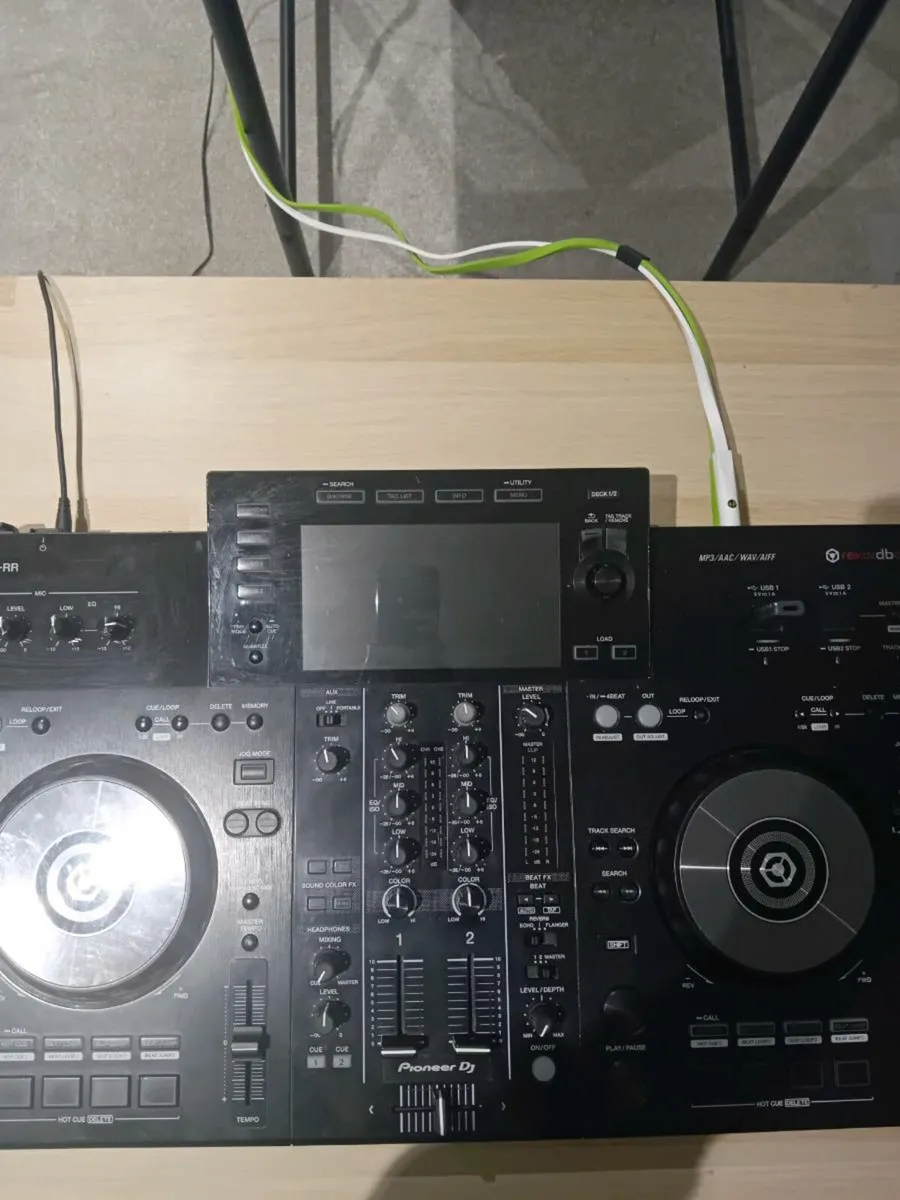 Pioneer xdj rr with flight case €1100 - Image 3