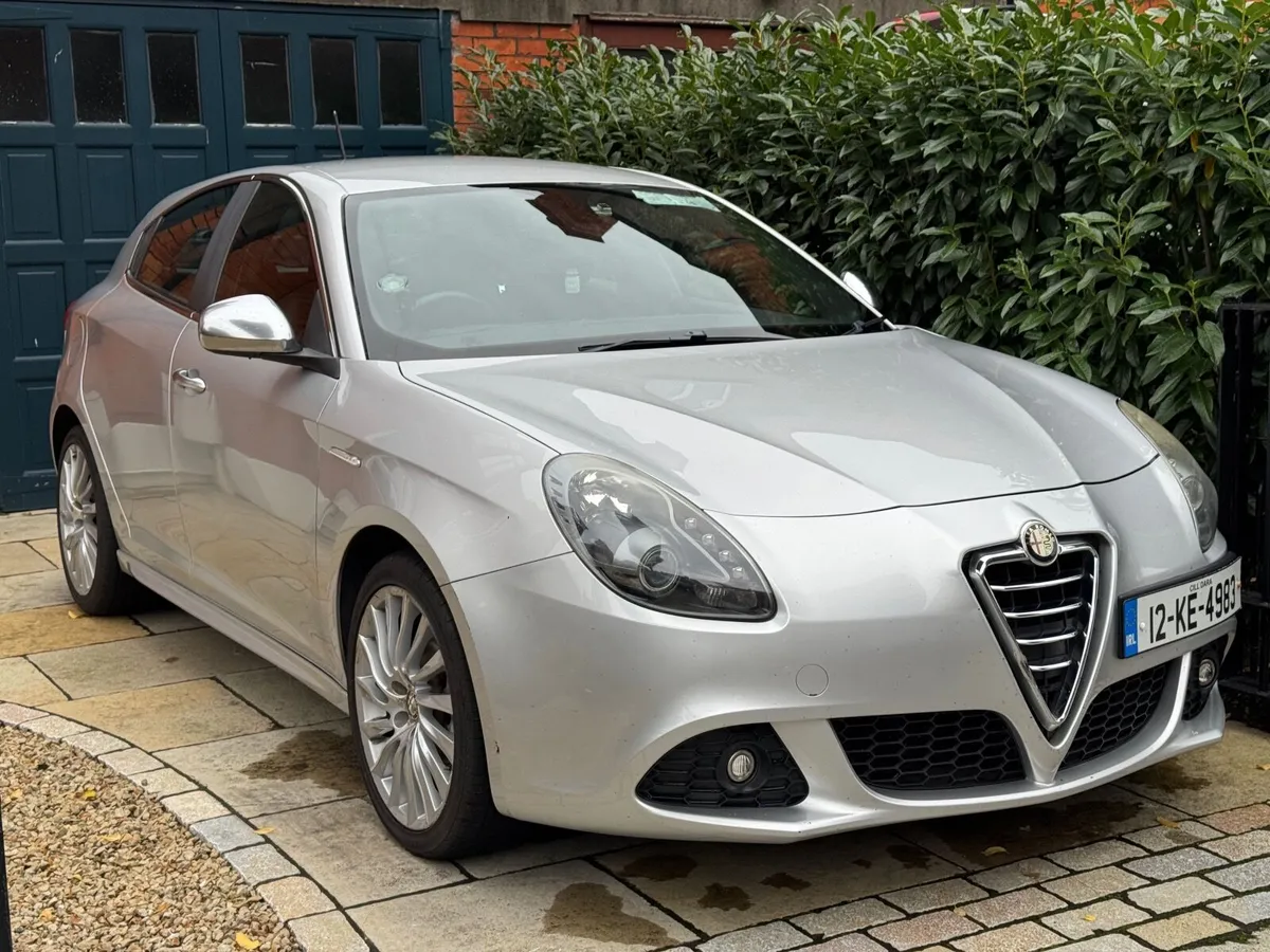 Alfa Romeo Giulietta 2012 - Image 2