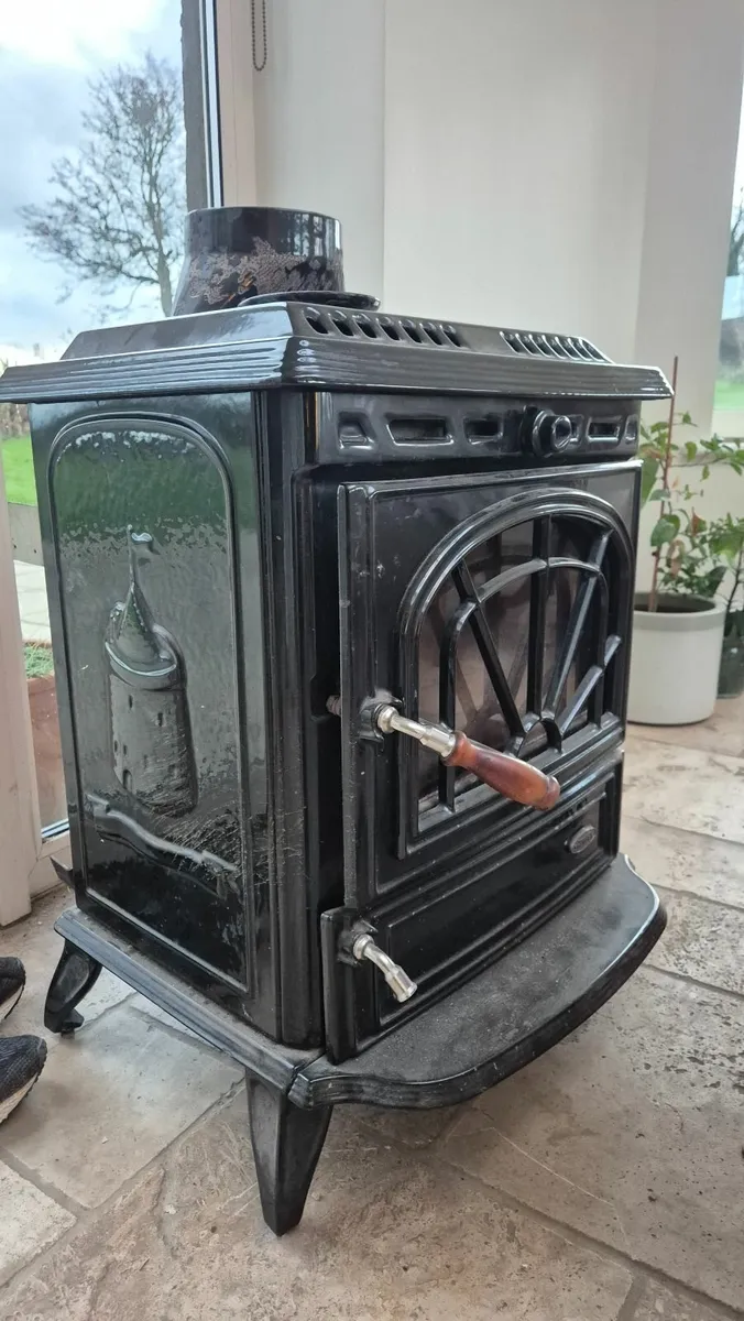 Erin Stove - Image 1