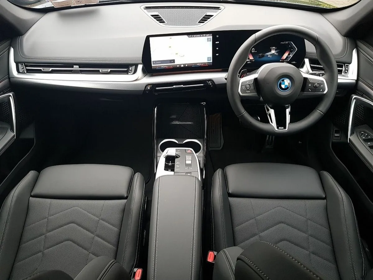 BMW iX1 iX1 eDrive20 M Sport - Image 4