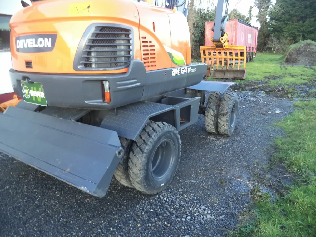 Wheeled Excavator - Image 4