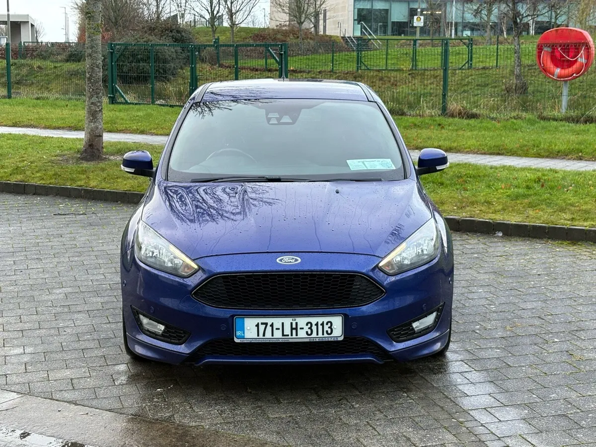 Ford Focus ST-Line 2017 nct 02/27 tax 11/25 - Image 2