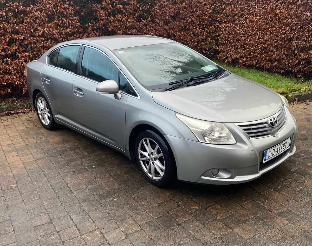 Toyota Avensis 2011 - Image 1