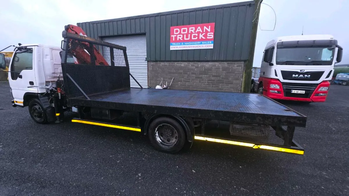 Isuzu NPR with Terex crane - Image 3