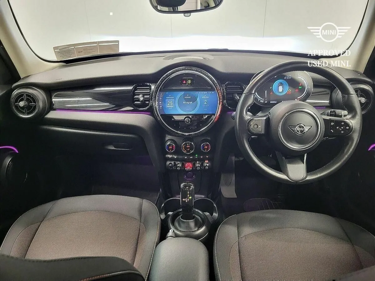 Mini Cooper 5-Door Cooper Classic - Image 4