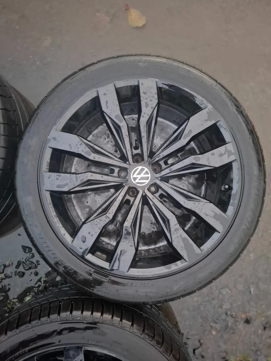 21" Genuine Vw Touareg Alloys with tyres - Image 3