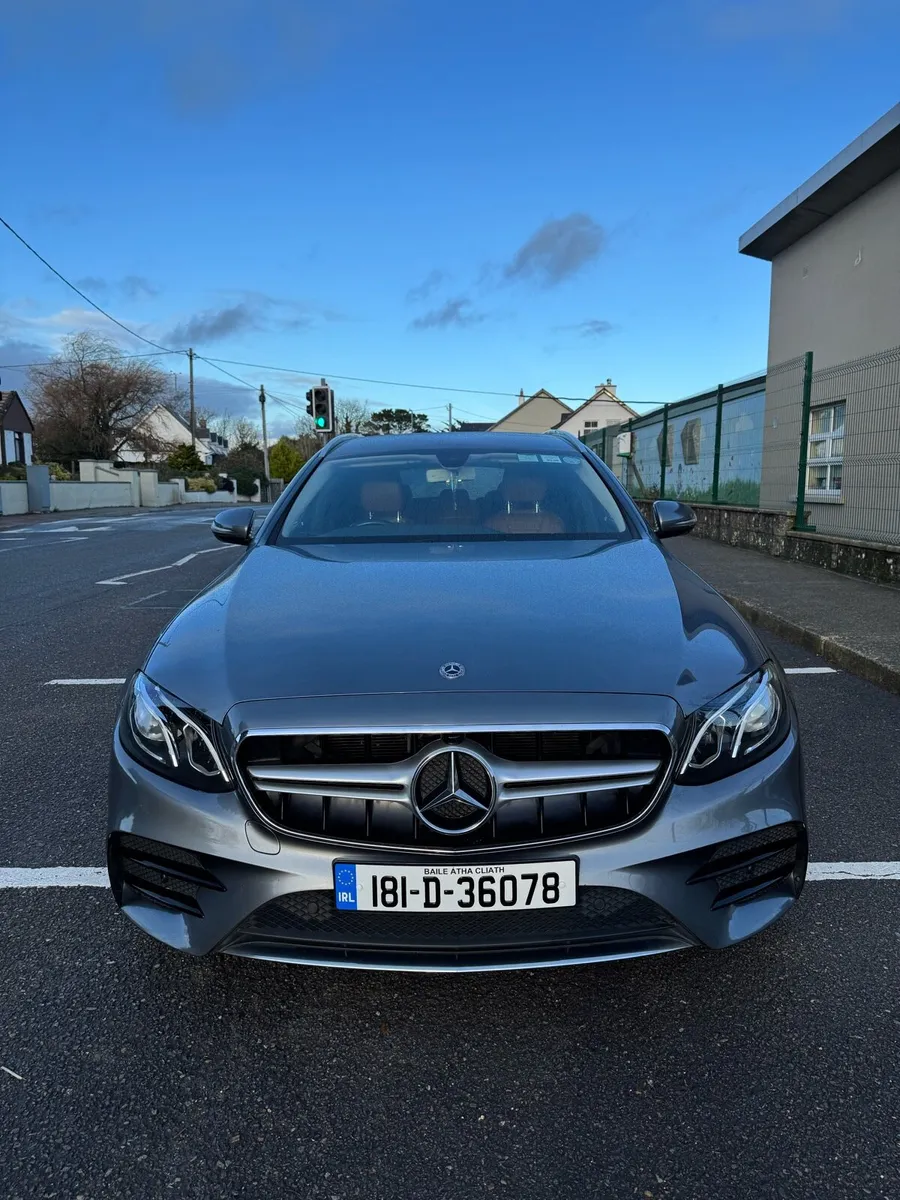 E-class 220d 2018 7 seats - Image 1